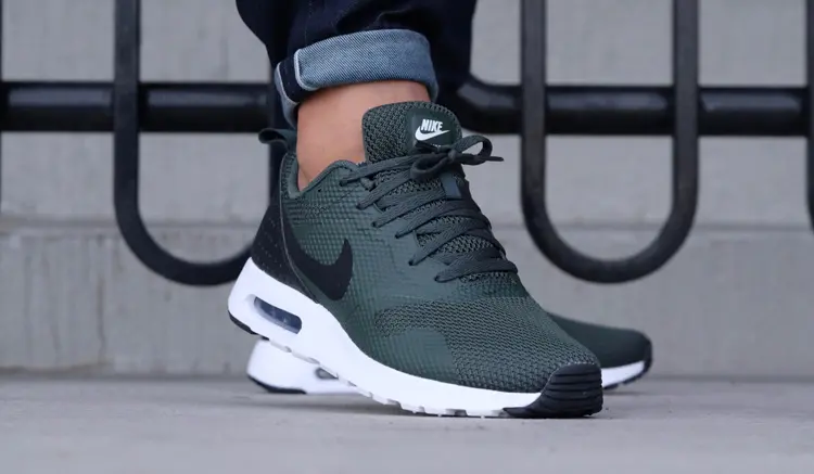 Nike Air Max Tavas (2014)