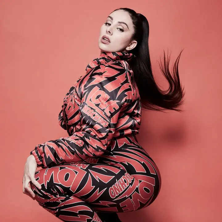 15. La Mala