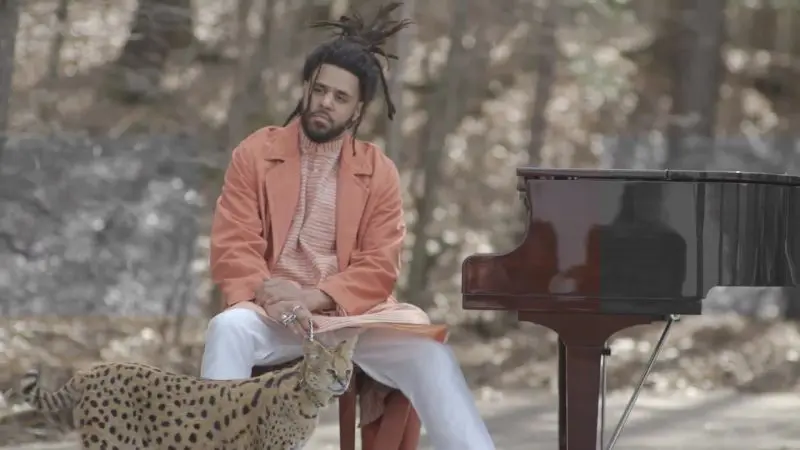 J. Cole y su felino exótico