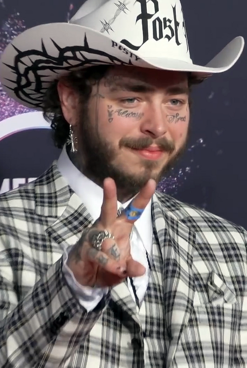 Post_Malone_at_the_2019_American_Music_Awards