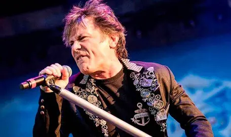 Bruce Dickinson l&iacute;der de Iron Maiden