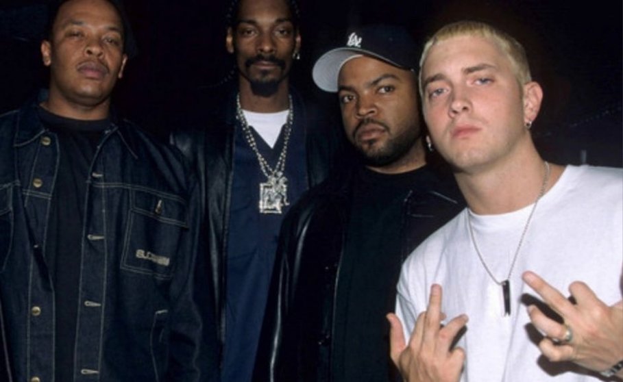 Foto de archivo de la gira "The Up In Smoke Tour" donde vemo a Dr.Dre, Snoop Dogg, Ice Cube y Eminem.