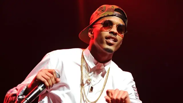 August Alsina  está rodeado de polémica, después de filtrarse un vídeo, donde el artista abusa de una fan en pleno concierto