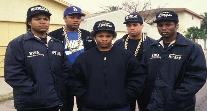 Directo de N.W.A, extraído del film "Straight Outta Compton"