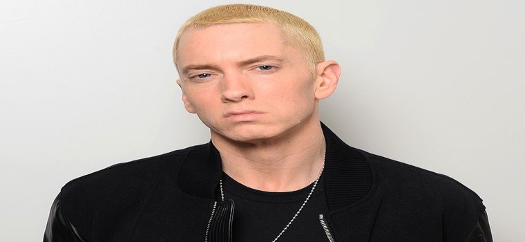 Eminem pasa de vender discos a vender ladrillos.