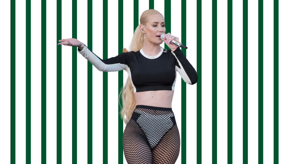 Iggy Azalea tuvo problemas con los pantalones en un concierto