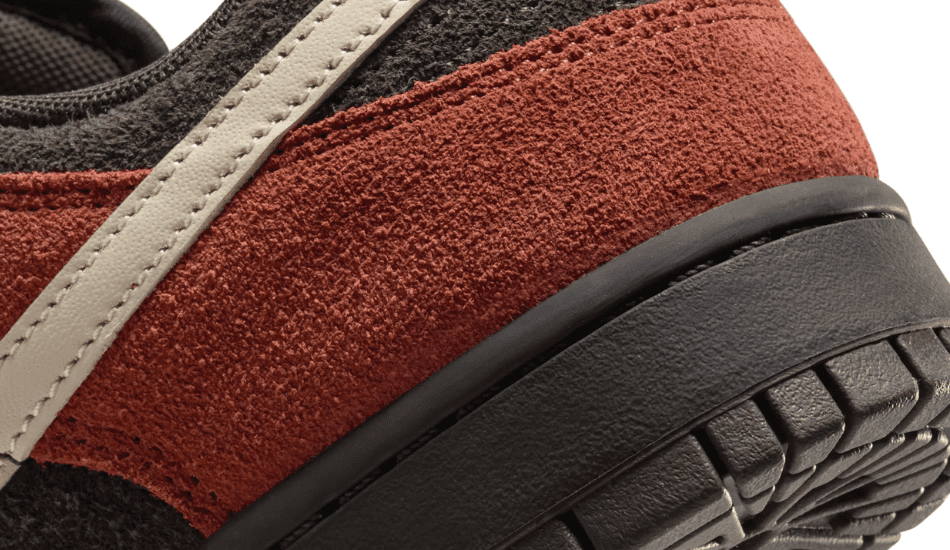 Nike Dunk Low Velvet Brown and Rugged Orange son las zapatillas que debes tener para este otoño - by Nike