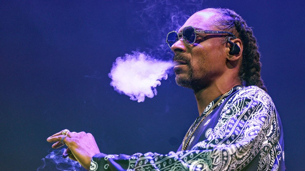 Snoop Dogg no dejó de fumar, era publicidad