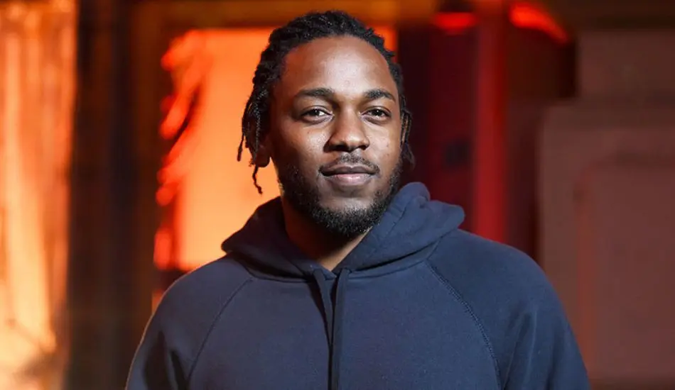 Kendrick Lamar sorprende con sus nuevas zapatillas Nike Shox