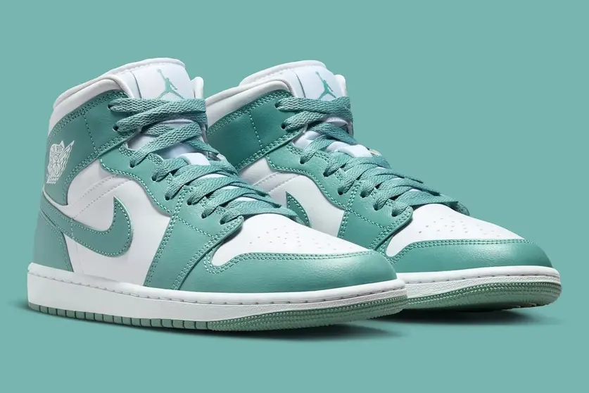 Air Jordan 1 Mid “Light Teal”