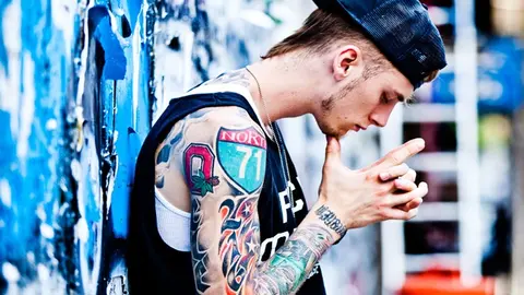 Este ac&uacute;stico de Machine Gun Kelly es inigualable 