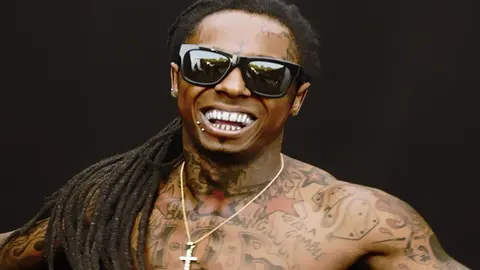 Lil Wayne la l&iacute;a en una entrevista respondiendo cosas sin sentido 