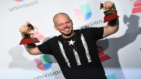 Residente se lleva dos Grammys y lanza un emotivo discurso 