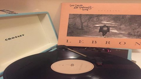 "Lebron" es un disco maduro de una persona a la que no le hace falta vacilar