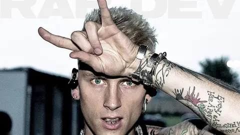 MGK le responde el beef que le tir&oacute; Eminem