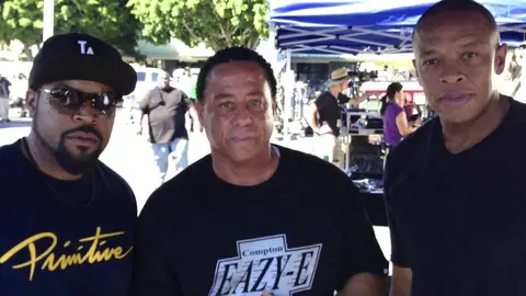 Historia de DJ Yella de N.W.A. a la industria del cine para adultos