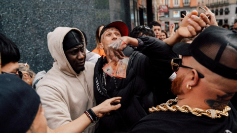 Yung Beef lanzando directo en Callao | Alba Vigaray
<h2>&nbsp;</h2>
