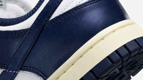 Nike Dunk Low Midnight Navy and White: Un dise&ntilde;o atemporal ideal para completar tus looks- Im&aacute;genes by Nike