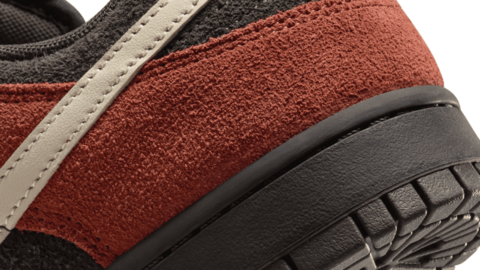Nike Dunk Low Velvet Brown and Rugged Orange son las zapatillas que debes tener para este oto&ntilde;o - by Nike