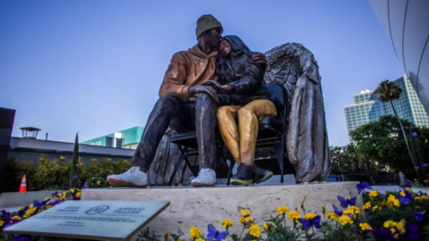 Estatua Kobe y Gianna