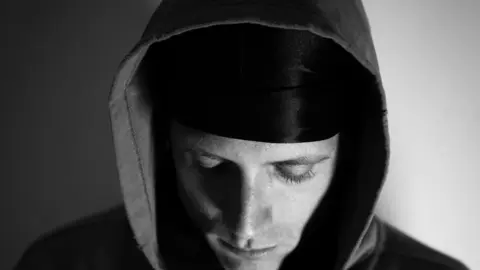 Shaolin Monkey lanza "Ambición como amuleto" redefiniendo el rap crudo y directo