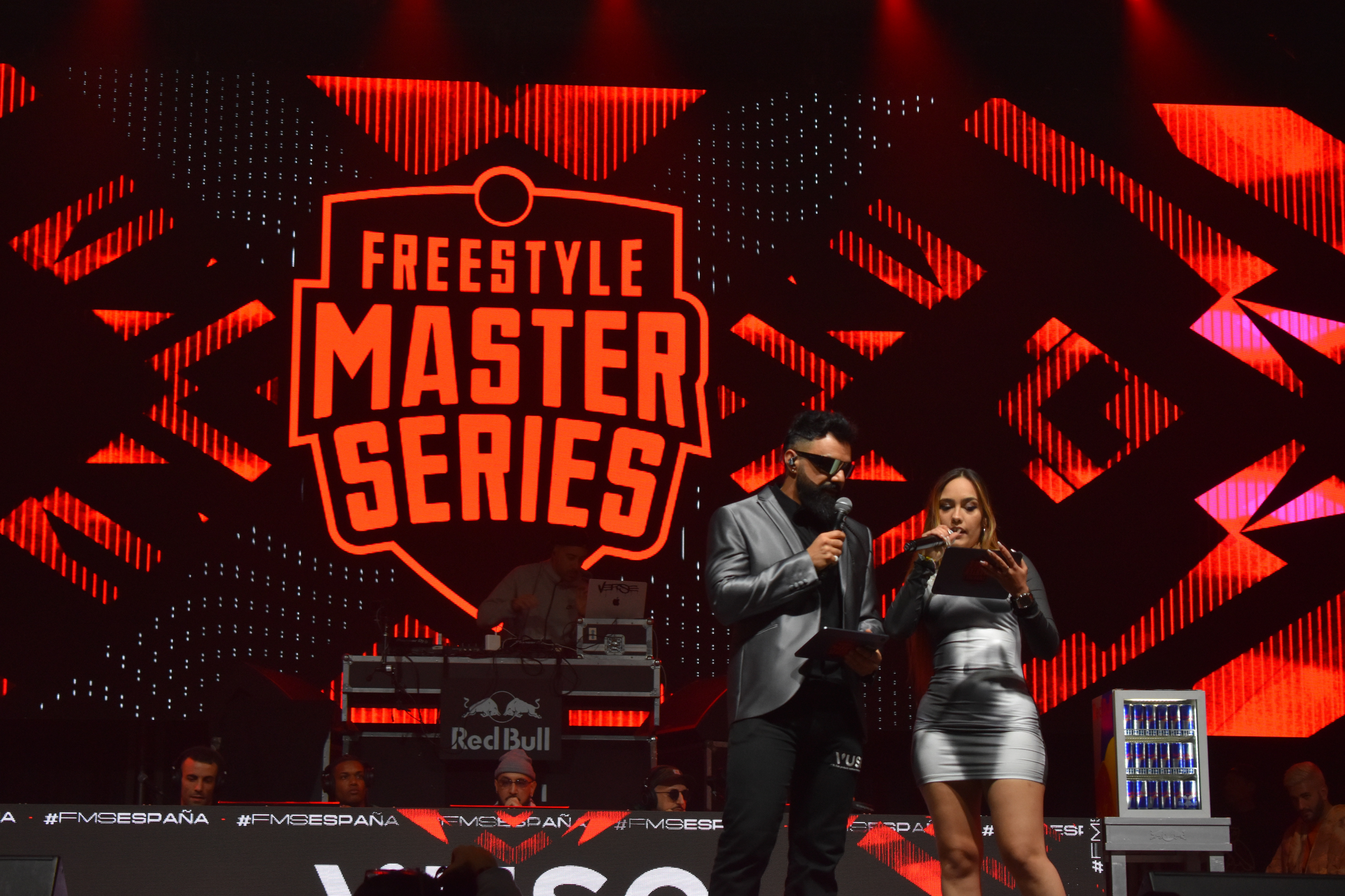 Los speakers en el escenario de la Final de FMS 2023